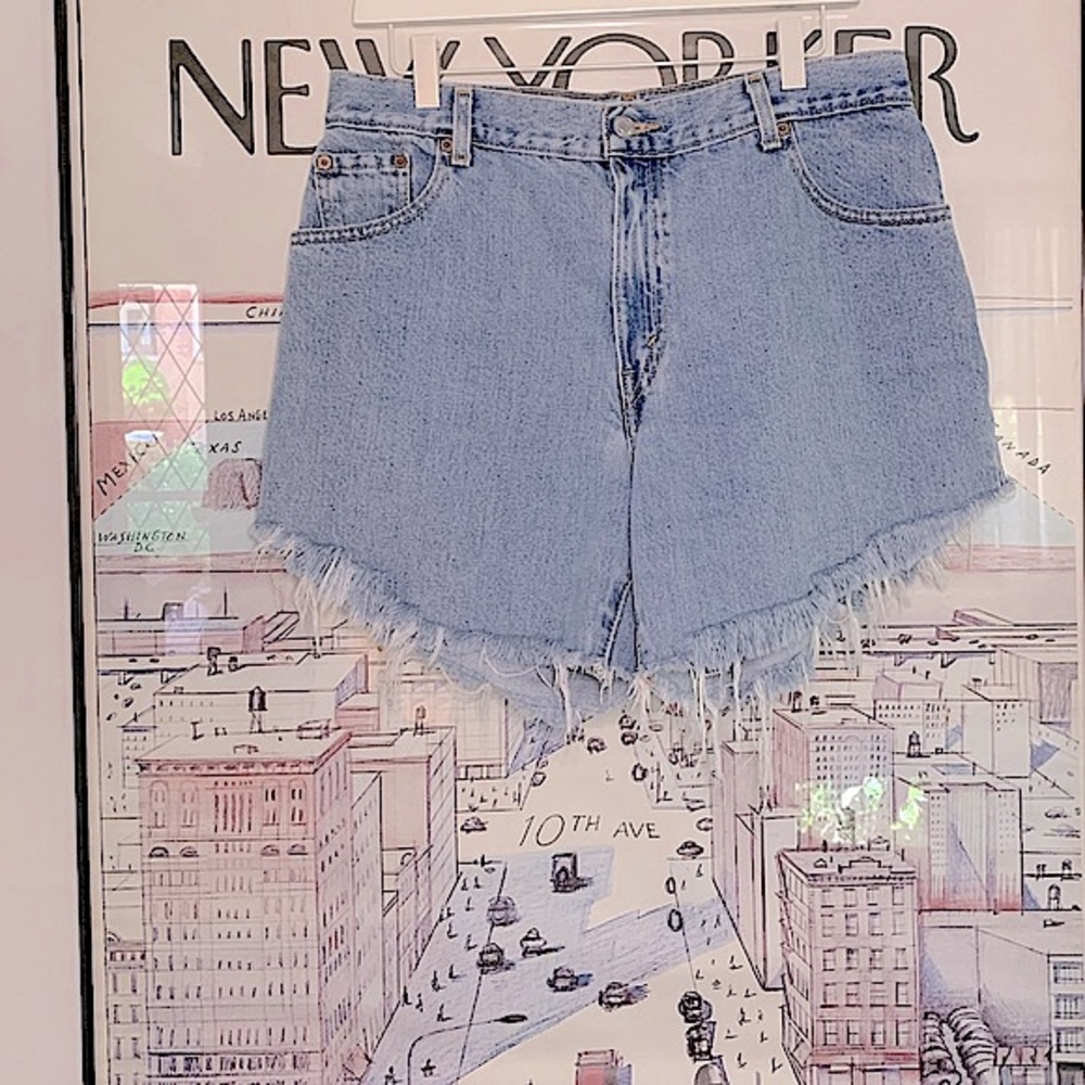 Levi’s 550 Classic Relaxed faded cut off shorts size 32”